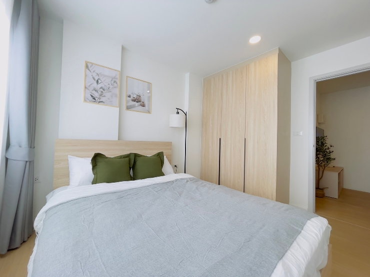 picture For Rent : Chewathai Hallmark Ekkamai - Ramintra (Brand new room) - 4/21