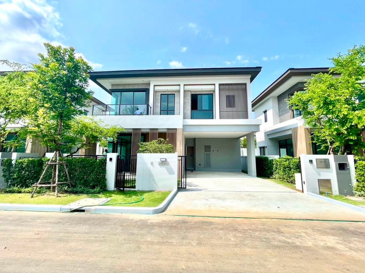 รูป บ้านเดี่ยวให้เช่า ✨ Bangkok Boulevard Bangna KM.5 ✨ 4 ห้องนอน 4 ห้องน้ำ ทิศเหนือ เฟอร์นิเจอร์ และ เครื่องใช้ไฟฟ้าครบ  - รูปที่ 2/11