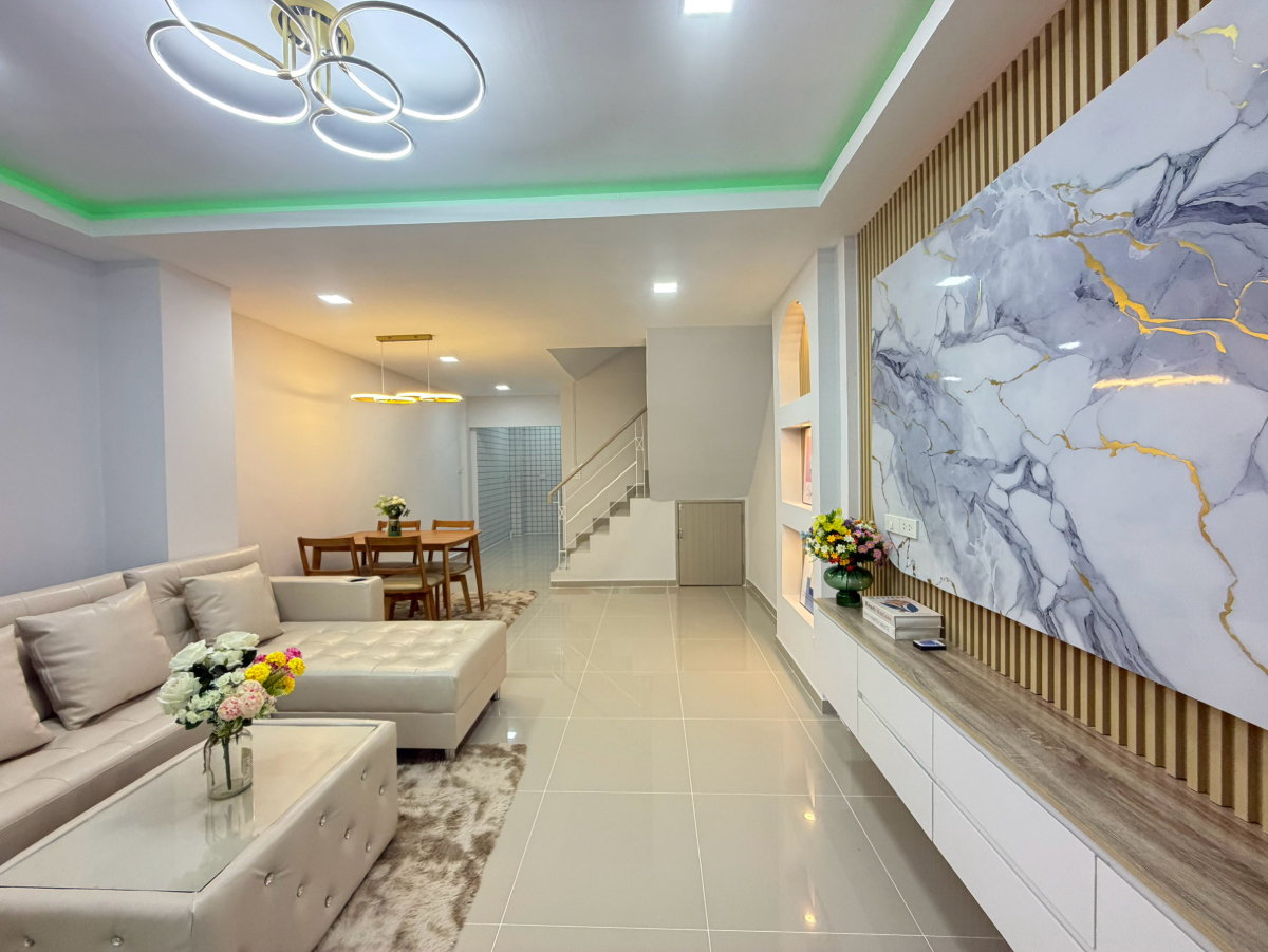 รูป ทาวน์เฮ้าส์ รีโนเวทใหม่ สด สวย ทำเลดีเยี่ยม ราคาถูกๆ หมู่บ้านเมืองประชา หทัยราษฎร์37 ซอย50 แขวงสามวาตะวันตก เขตคลองสามวา เฟอร์นิเจอร์สวยพร้อมอยู่ - รูปที่ 4/16