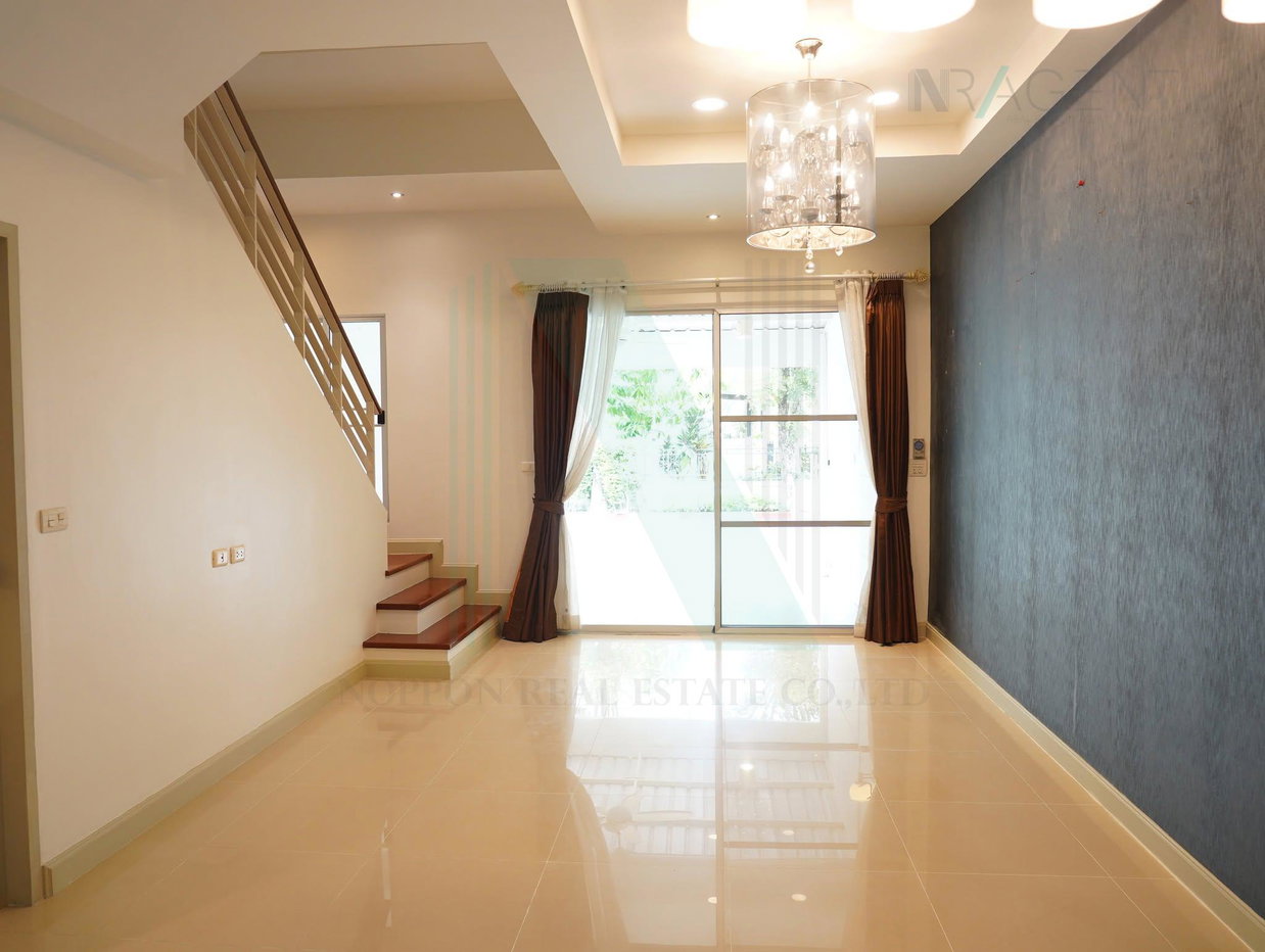 รูป ขายทาวน์เฮาส์ โครงการ บ้านกลางเมือง เออบาเนี่ยน สุขุมวิท 113 3 ชั้น 3 ห้องนอน 3 ห้องน้ำ - รูปที่ 3/8