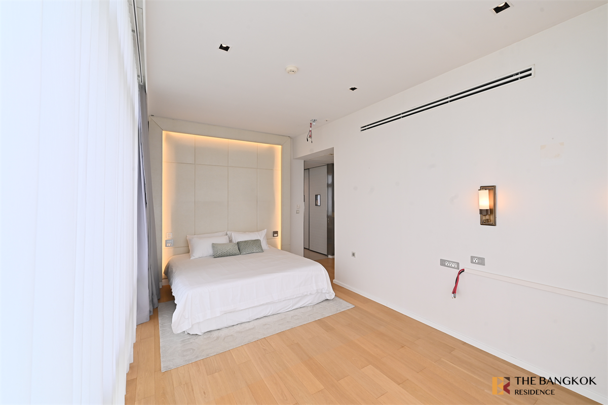 picture Circle Living Prototype Ultimate Luxury Lifestyle with Convenience - 10/10