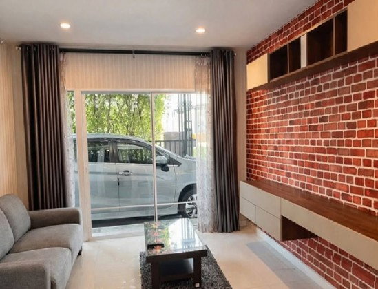 รูป ให้เช่าบ้านเดี่ยว 2 ชั้น หมู่บ้าน เดอะแพลนท์ เทพารักษ์ / แอร์ 4 เครื่อง / ใกล้ BTS ศรีเทพา (สายสีเหลือง) / เฟอร์นิเจอร์บางส่วน / อยู่อาศัย - รูปที่ 3/11