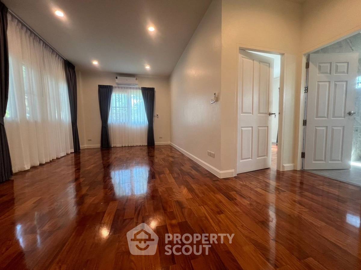picture Pet-Friendly 7-BR House With 1,000 Sqm In Bang Kaeo (ID 2107543) - 32/49