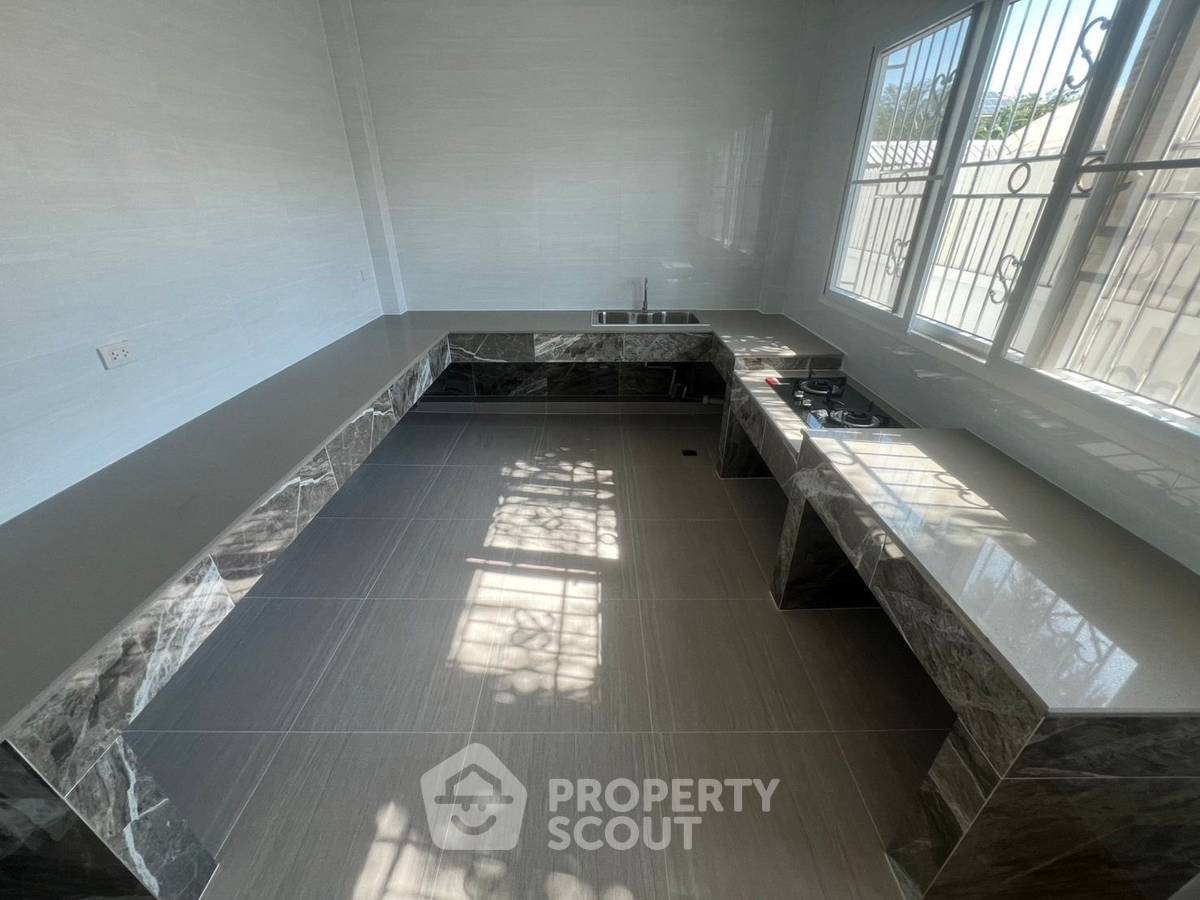 picture Pet-Friendly 7-BR House With 1,000 Sqm In Bang Kaeo (ID 2107543) - 41/49