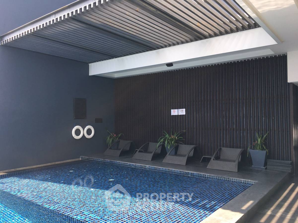 picture 100m To BTS Saint Louis | High-Floor 1-BR At Life @ Sathorn 10 (ID 513470) - 8/10