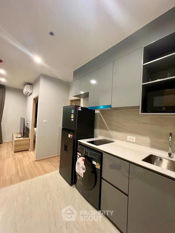 picture 45th-Floor 2-BR At Skyrise Avenue Sukhumvit 64 By BTS Punnawithi (ID 3155951) - 8/12