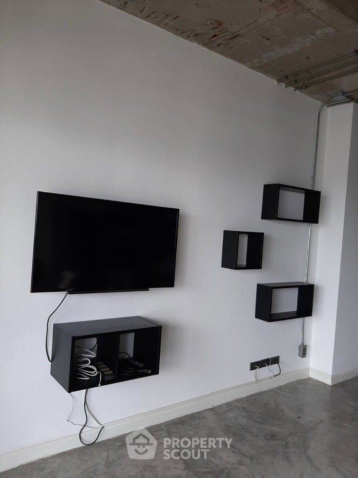 picture 40th-Floor 2-BR Nusa State Tower Condominium Near BTS Saphan Taksin (ID 1258717) - 9/17