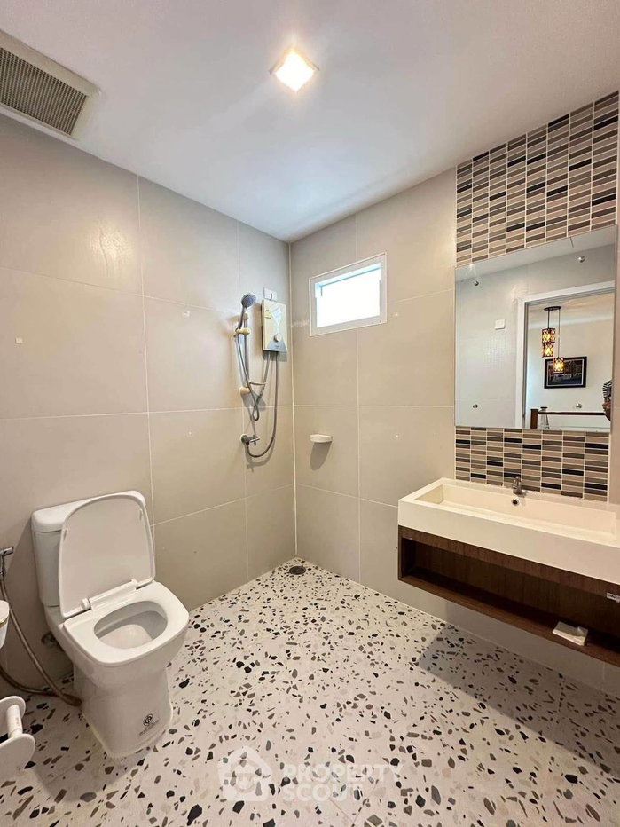 รูป คอนโด 3 ห้องนอน ขนาด 150 ตร.ม. Wyndham Jomtien Pattaya (ID 3155877) - รูปที่ 16/17