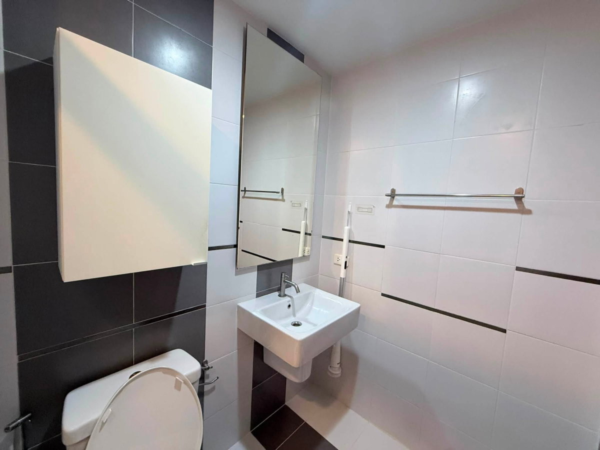 picture For  rent  The Base Sukhumvit 77  🔴🔴 - 8/9