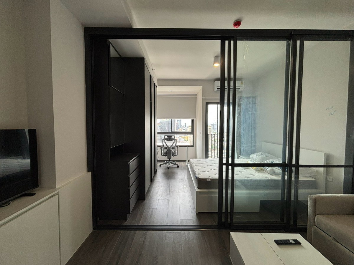 รูป For Rent: Ideo Sukhumvit-Rama 4 Fully Furnished unit with nice view near BTS Phrakhanong - รูปที่ 9/14