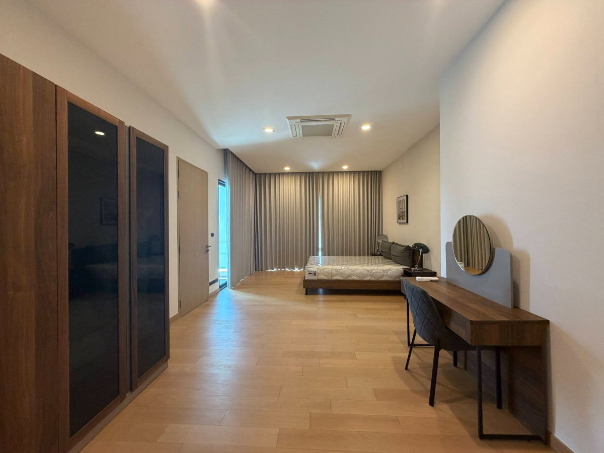 รูป ให้เช่า 📍 The Glamor Ekkamai – Praditmanutham 📍 3 ห้องนอน 4 ห้องน้ำ ตกแต่งสวยพร้อมเฟอร์นิเจอร์และเครื่องใช้ไฟฟ้า - รูปที่ 7/17