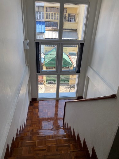 รูป ให้เช่าทาวน์โฮม 3 ชั้น Renovate ใหม่ทั้งหลัง สวยมาก ซอยสุขุมวิท 54 ใกล้ BTS อ่อนนุช ทำเลดีมาก แอร์ 4 เครื่อง เหมาะเป็น Studio , สำนักงาน จดบริษัทได้ - รูปที่ 12/13