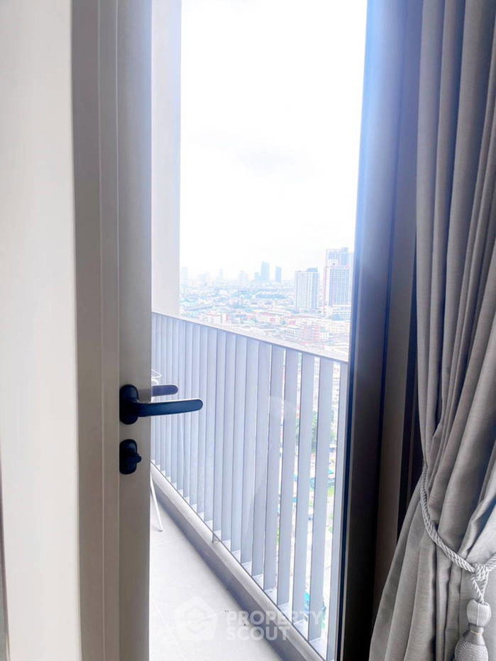 picture High-Floor 1-BR At Rhythm Charoenkrung Pavilion Near BTS Saphan Taksin (ID 2284424) - 11/11