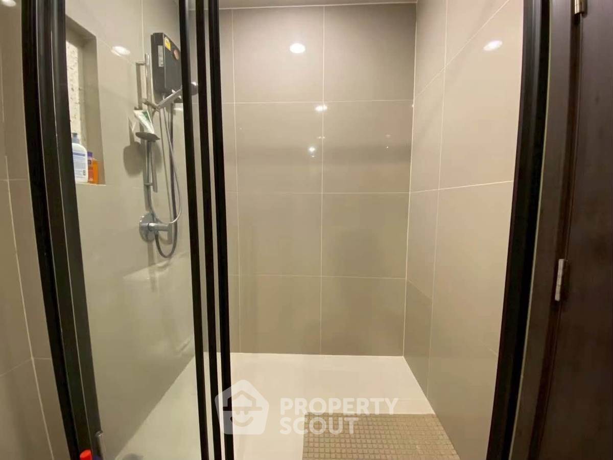 picture 100m To MRT Huai Khwang: 1-BR At XT Huaikhwang (ID 3156894) - 9/10