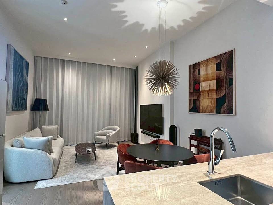 picture Pet-Friendly 1-BR At SCOPE Langsuan, 200m To BTS Chit Lom (ID 2797879) - 1/7
