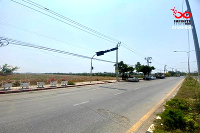 ที่ดิน เขตหนองจอก : ขายที่ดินแปลงใหญ่ 43 ไร่ 15.5 ตร.ว. ติดถนนไมตรีจิต หนองจอก ทำเลดี