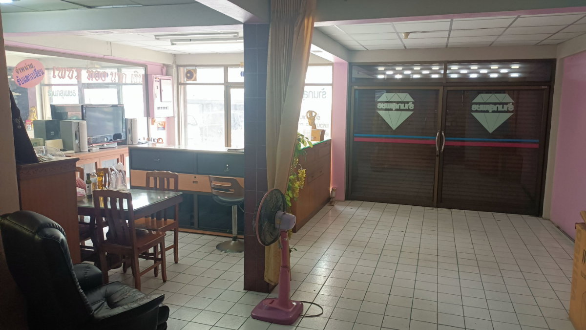 รูป ขายบ้านทรงอาคารพาณิชย์ พร้อมหอพัก - รูปที่ 6/23