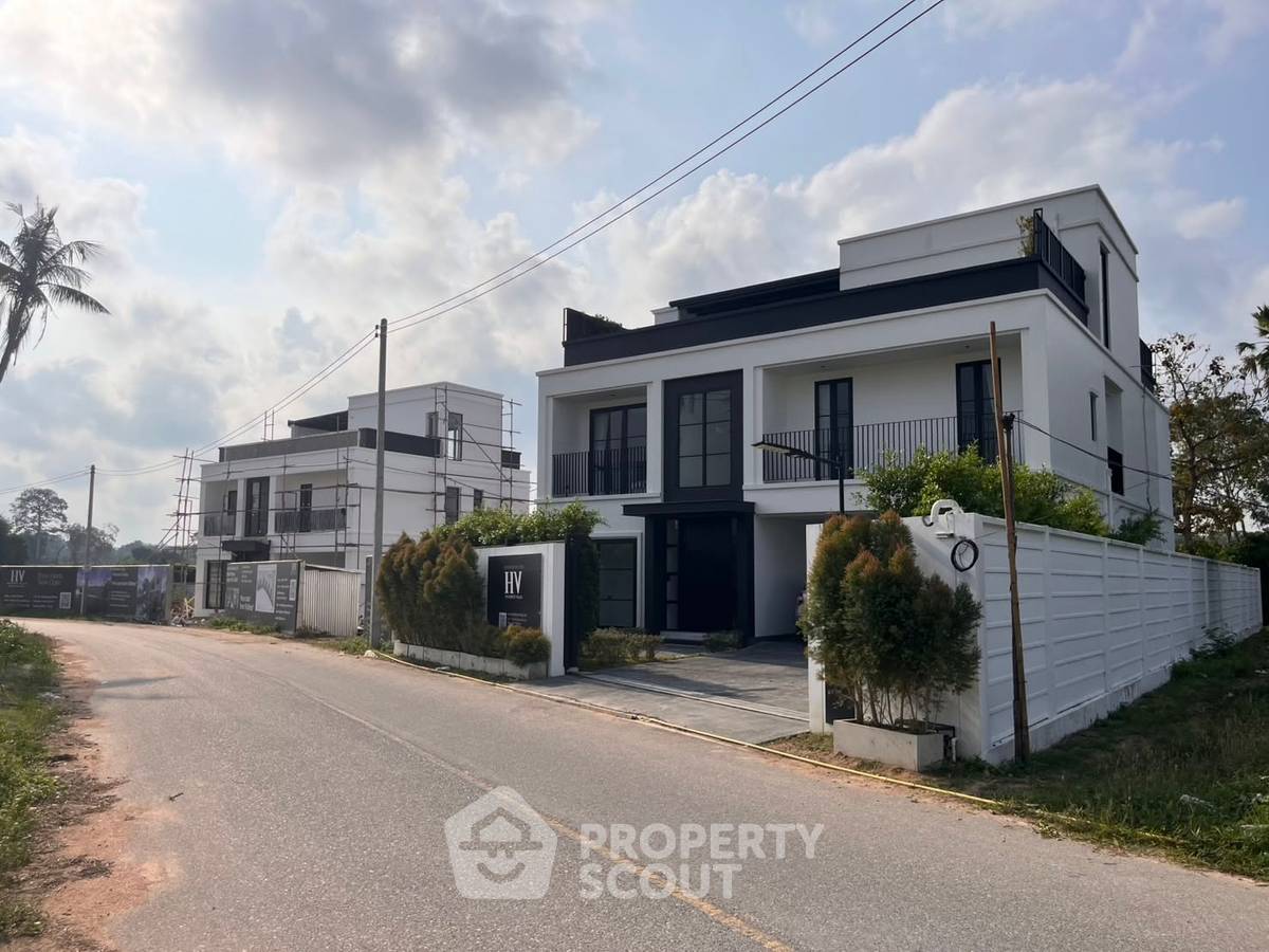 รูป วิลล่า 6 ห้องนอนกว้างขวาง ใกล้อ่างเก็บน้ำมาบประชัน บางละมุง (ID 3157384) - รูปที่ 5/5