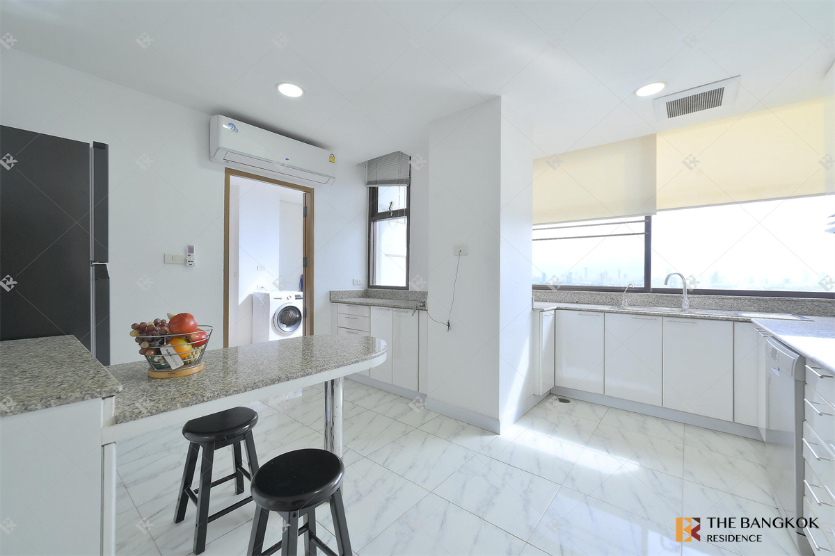 picture Luxurious Design, Elevated Atmosphere Ruamsuk Condominium - 9/10