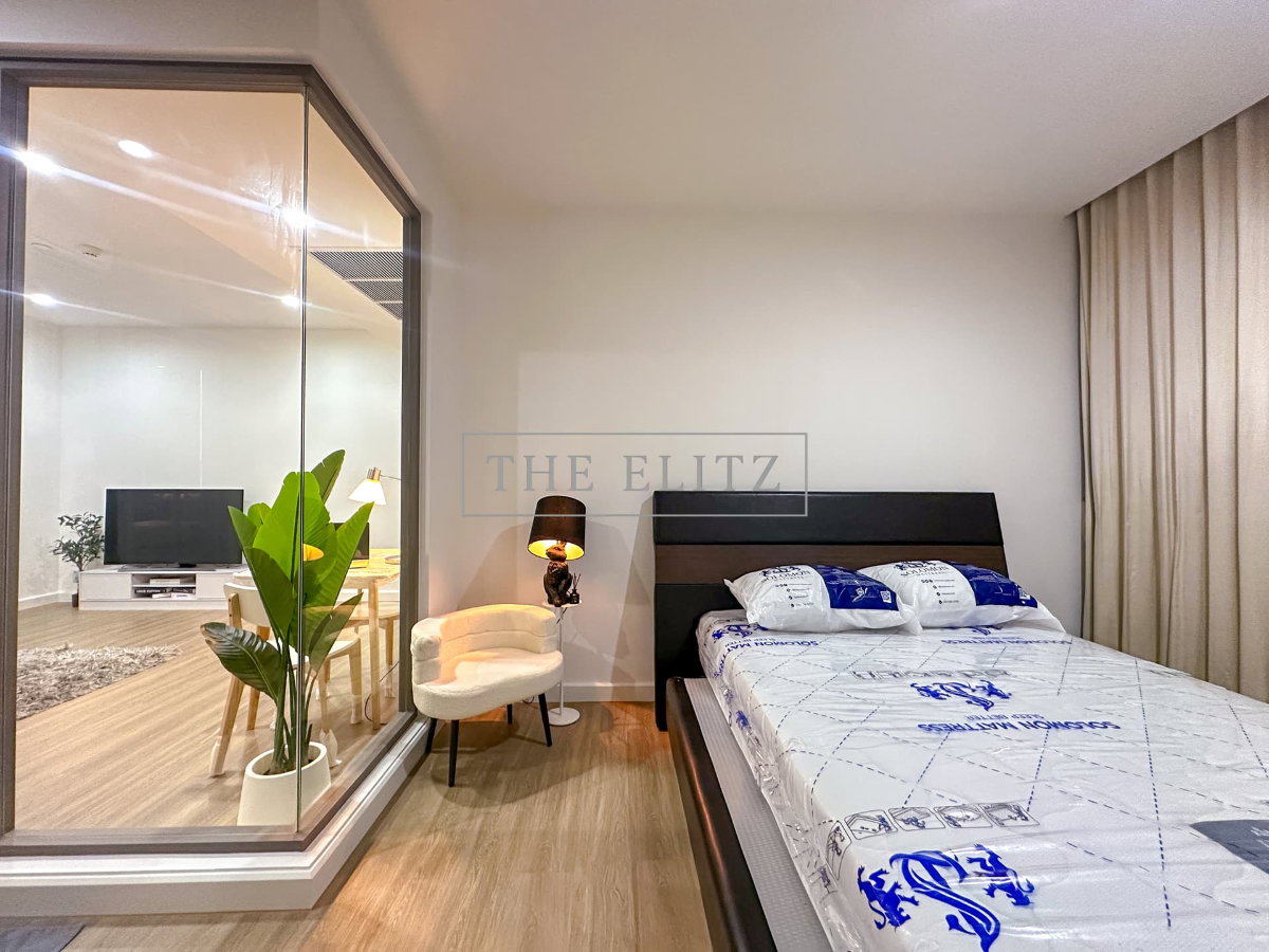 picture ✨An Unblemished Private Sanctuary Reserved for Your First-Hand Living ✨ - 9/18