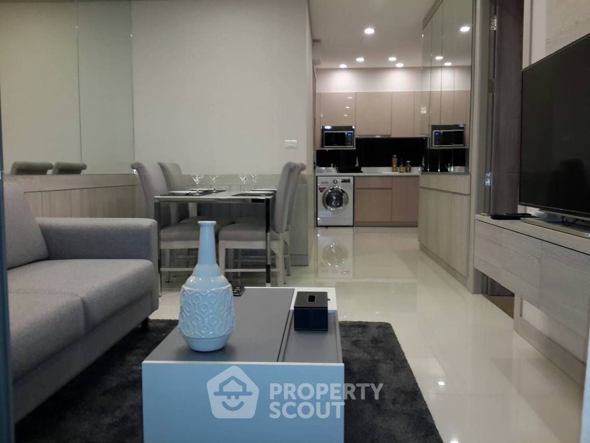 picture 1-BR At Trapezo Sukhumvit 16 Near MRT Queen Sirikit (ID 722331) - 2/13