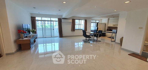 3-BR Royal Castle Sukhumvit Near BTS Phrom Phong (ID 886656)