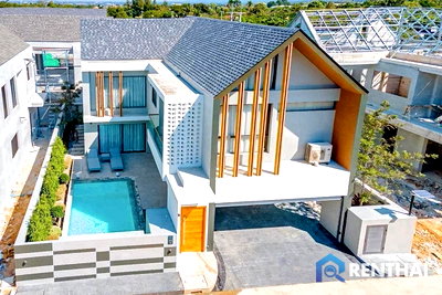 บ้านเดี่ยว ชลบุรี : พร้อมเข้าอยู่  บ้านพูลวิลล่าสไตล์โมเดิร์น 2 ชั้น ใกล้โรงเรียนนานาชาติธาราพัฒนา