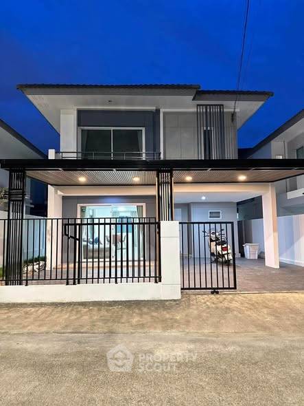 รูป คอนโด 3 ห้องนอน ขนาด 150 ตร.ม. Wyndham Jomtien Pattaya (ID 3155877) - รูปที่ 1/17