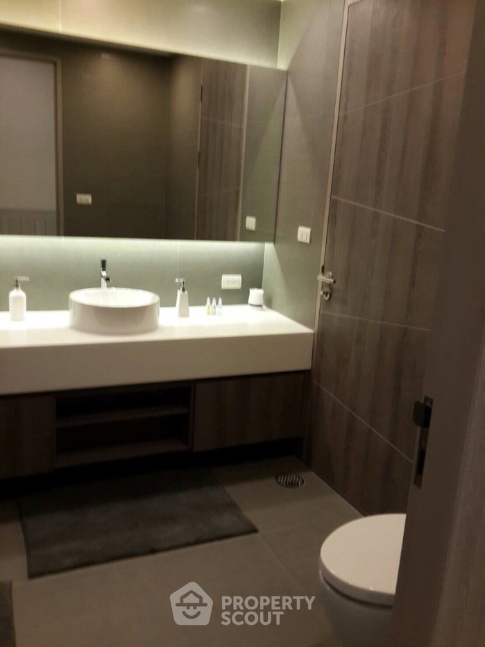 picture 1-BR At Trapezo Sukhumvit 16 Near MRT Queen Sirikit (ID 722331) - 4/13