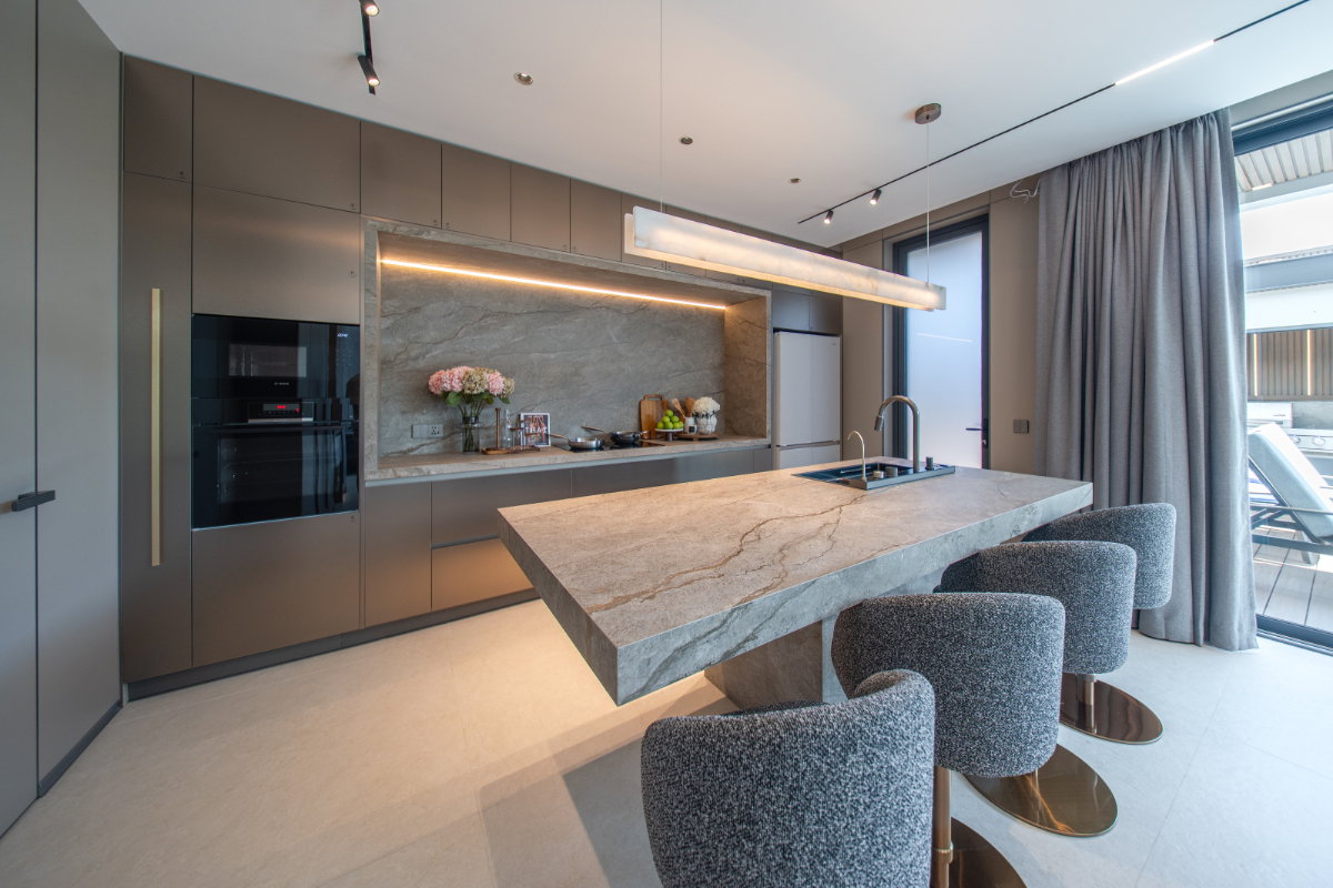 รูป ขายบ้านหรู Smart Home พัทยา 2 ชั้น 5 ห้องนอน พร้อมสระว่ายน้ำส่วนตัว เฟอร์นิเจอร์ครบ ทำเลศักยภาพ - รูปที่ 6/30