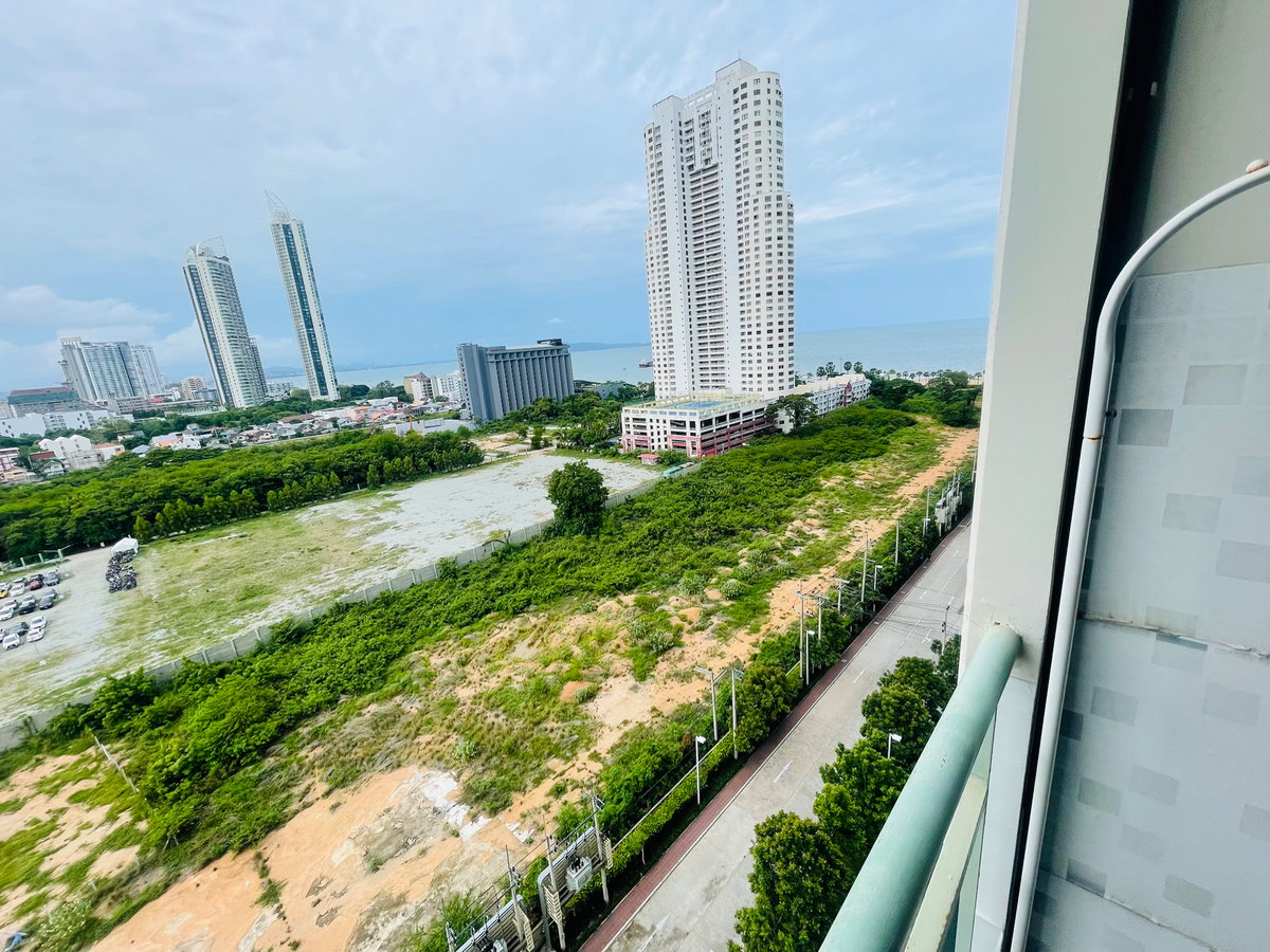 picture Lumpini Seaview Jomtien condo for yearly rent  - 16/16