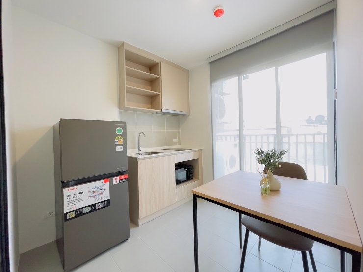 picture For Rent : Chewathai Hallmark Ekkamai - Ramintra (Brand new room) - 6/21