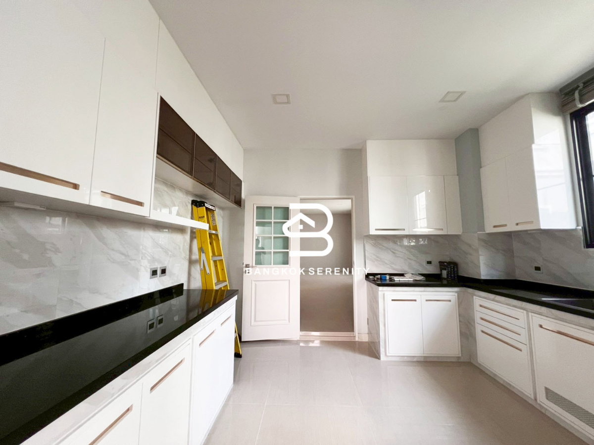 picture Luxury House for Rent at Palazzo Srinakarin - 2/24