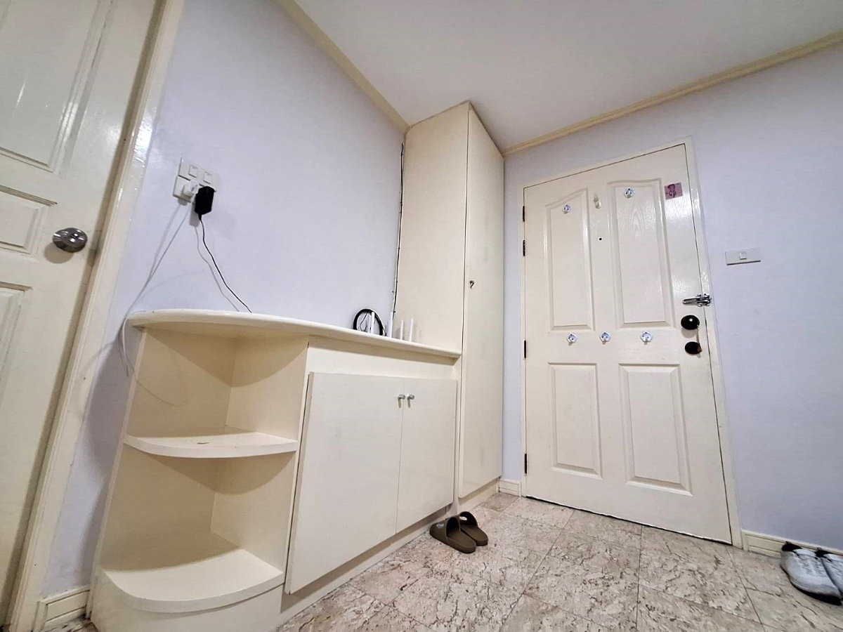 picture For Rent Lumpini Place Sathon Studio 30 Sq.M. 2 Floor  - 10/17