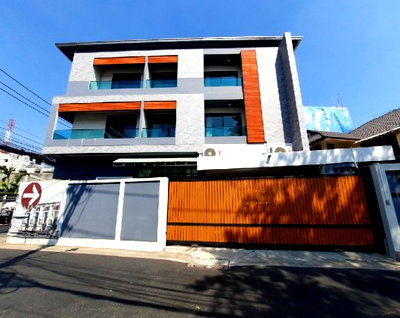 เช่าโฮมออฟฟิศ กรุงเทพมหานคร : ให้เช่า Home Office / อาคาร 3 ชั้น ทำเล สุทธิสาร ซอย 20 มิถุนา ใกล้ MRT สุทธิสาร / เหมาะเป็น Office จดบริษัทได้