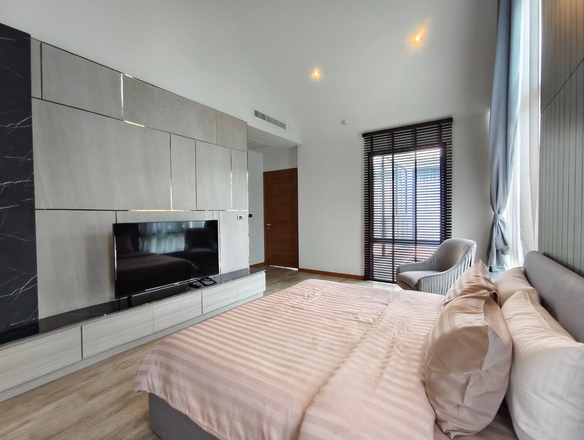 picture POOL VILLA, BAAN WANG TARN 2, Elegant 2-Storey Modern Contemporary Pool Villa. - 16/56