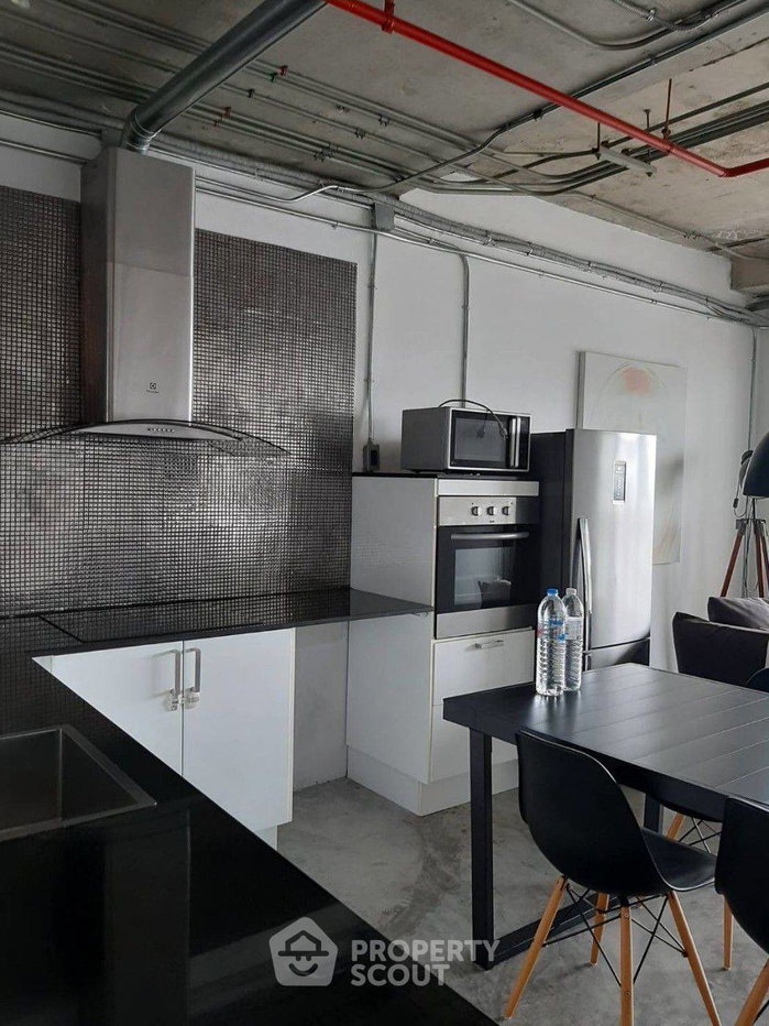 picture 40th-Floor 2-BR Nusa State Tower Condominium Near BTS Saphan Taksin (ID 1258717) - 14/17