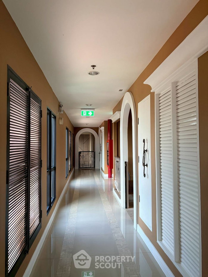 picture 1-BR Condo At The Crest Phahonyothin 11 Near BTS Ari (ID 3156003) - 13/16
