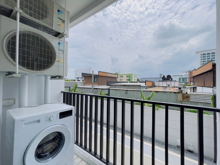 picture For Rent : Chewathai Hallmark Ekkamai - Ramintra (Brand new room) - 10/21