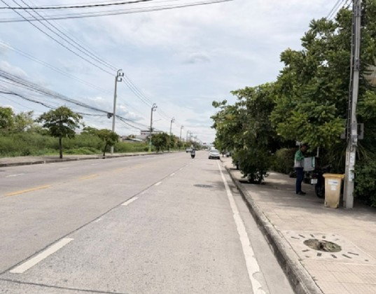 รูป ให้เช่าโกดัง พร้อมสำนักงาน ทำเล เฉลิมพระเกียรติ ร.9 ซอย 28 / พื้นที่ดิน 373 ตารางวา / พื้นที่ใช้สอยประมาณ 540 ตารางเมตร / รถใหญ่เข้า-ออก สะดวก - รูปที่ 19/20