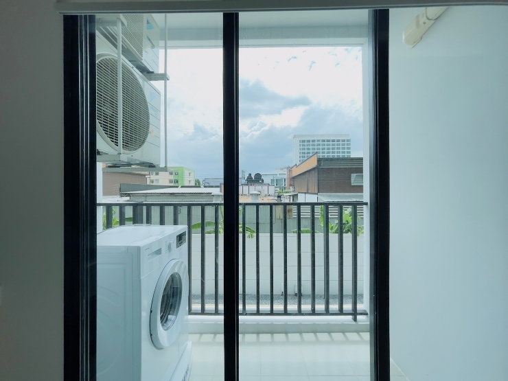 picture For Rent : Chewathai Hallmark Ekkamai - Ramintra (Brand new room) - 9/21