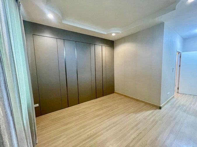 5-bed townhouse for rent, 230 sqm, 18 sq wah, GUSTO Grand Ramkhamhaeng