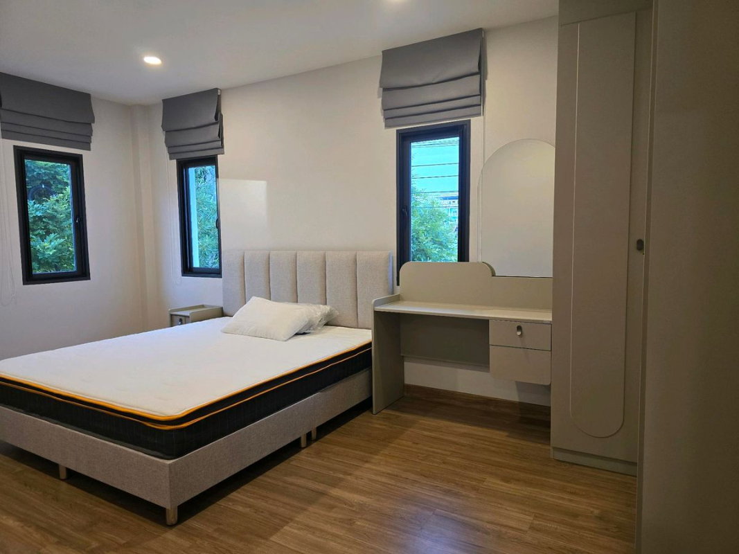 รูป ให้เช่าบ้านเดี่ยวหรู หมู่บ้าน CENTRO วิภาวดี | 79,000 บ. /ด. | ที่ดิน 63 ตร.ว. พื้นที่ใช้สอย 274.4 ตร.ม. | 4 ห้องนอน 6 ห้องน้ำ ที่จอดรถ 3 คัน - รูปที่ 22/46