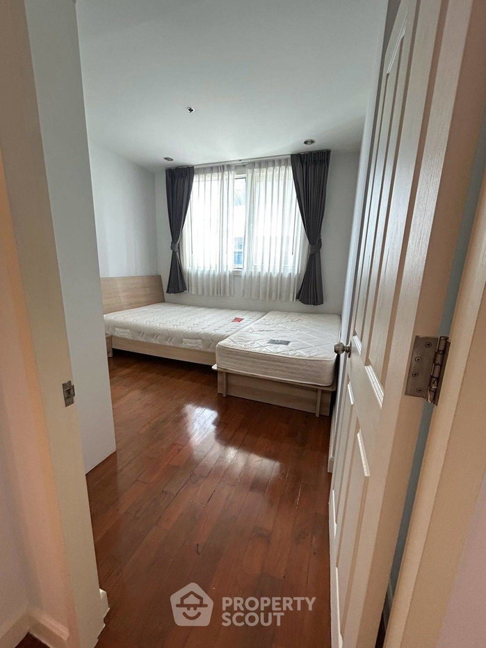 picture 19th-Floor 2-BR Siri Residence Sukhumvit 200m From BTS Phrom Phong (ID 515508) - 5/10
