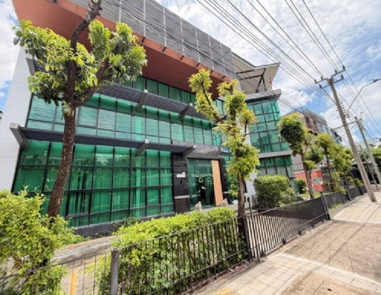 รูป ให้เช่าอาคารสำนักงาน 4 ชั้นพร้อมที่พักชั้นบน ทำเลซอยคู้บอน / ริมถนนคู้บอน / แอร์ 23 เครื่อง / คลีนิคเสริมความงาม , โรงพยาบาลสัตว์ , คลีนิคฟัน อื่น ๆ - รูปที่ 3/23