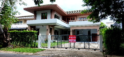 ขายบ้านเดี่ยว : บ้านเดี่ยวในหมู่บ้านหรู2ชั้น5นอน5น้ำ1โถง1ครัวฟรั่ง1ห้องครัวไทย2จอด