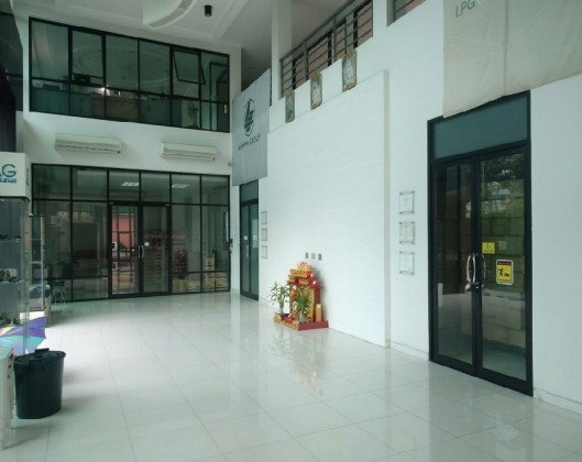 รูป ให้เช่าอาคารสำนักงาน 4 ชั้นพร้อมที่พักชั้นบน ทำเลซอยคู้บอน / ริมถนนคู้บอน / แอร์ 23 เครื่อง / คลีนิคเสริมความงาม , โรงพยาบาลสัตว์ , คลีนิคฟัน อื่น ๆ - รูปที่ 4/23