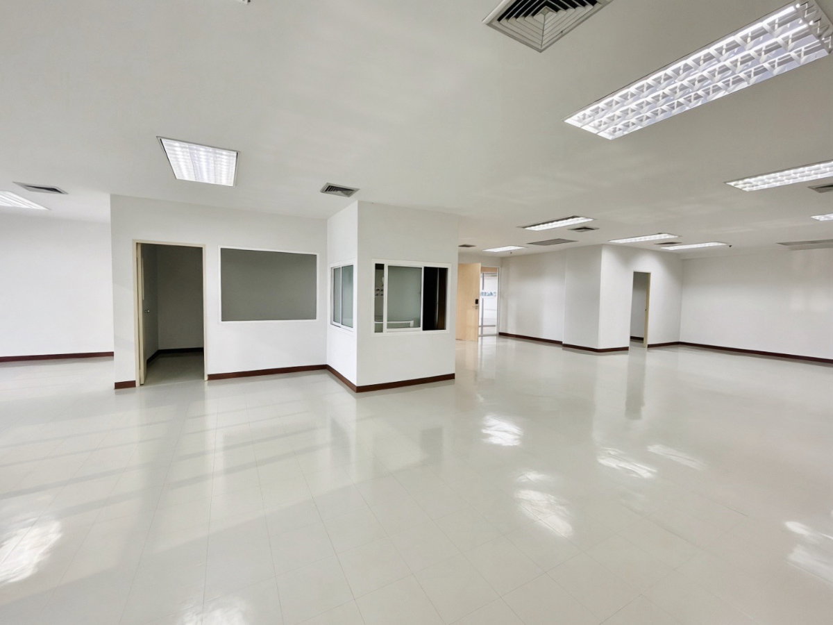 picture OFFICE for Rant ZEER RANGSIT. Zeer Rangsit Shopping Center: The perfect choice for modern business owners. - 2/7