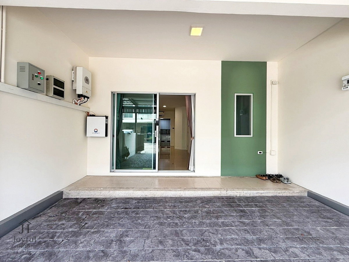 รูป ขายทาวน์โฮม LPN Townville เพิ่มสิน–วัชรพล | รีโนเวทใหม่ พร้อมอยู่ | ประหยัดพลังงานด้วย Solar Cell - รูปที่ 2/35