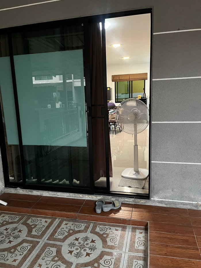 รูป ขายทาวน์โฮม 2 ชั้น โครงการ Modi Villa 1.9 ลบ. ทำเลศักยภาพ ใกล้รถไฟฟ้าสายสีม่วง - รูปที่ 3/12